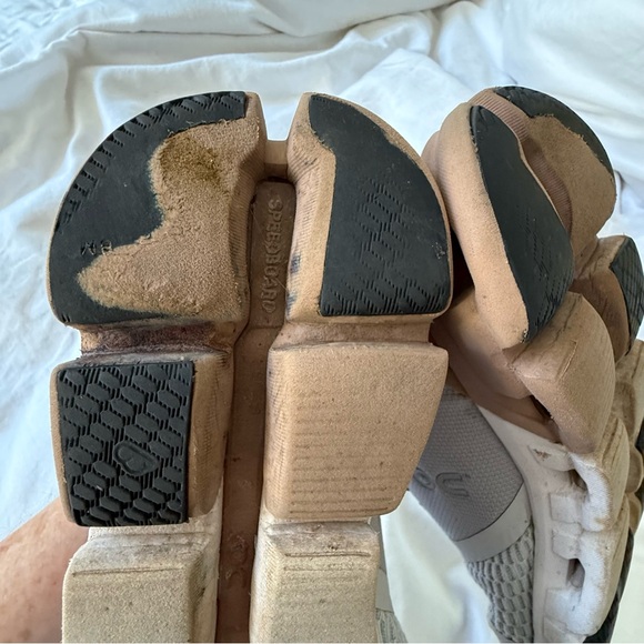 Women’s On Cloud shoes in size W9.5 - Picture 6 of 7